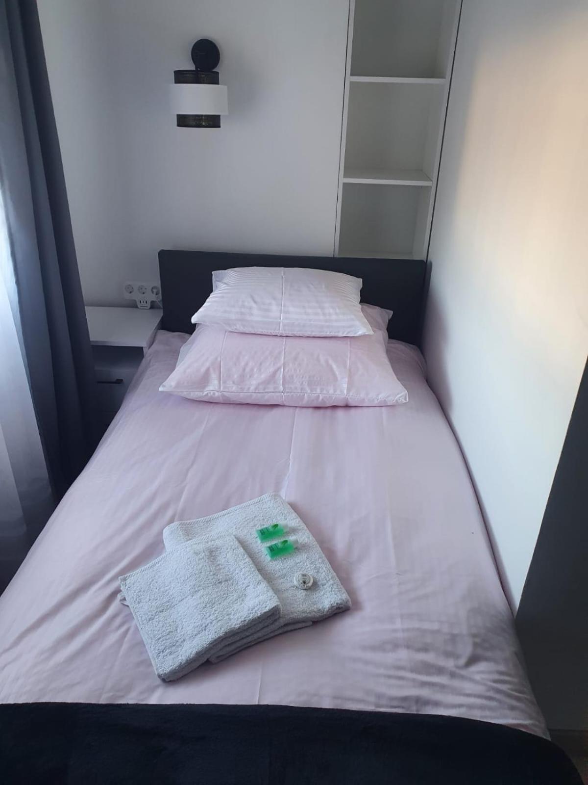Comfort Stay, Ev, Parking 博莱斯瓦维茨 外观 照片