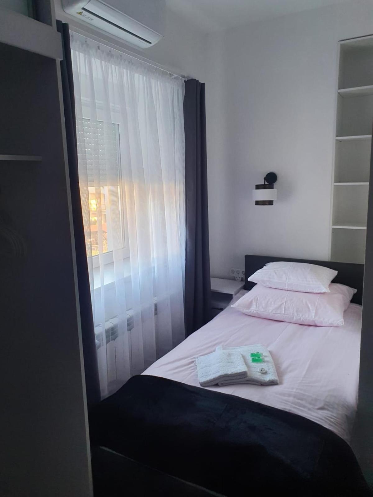 Comfort Stay, Ev, Parking 博莱斯瓦维茨 外观 照片