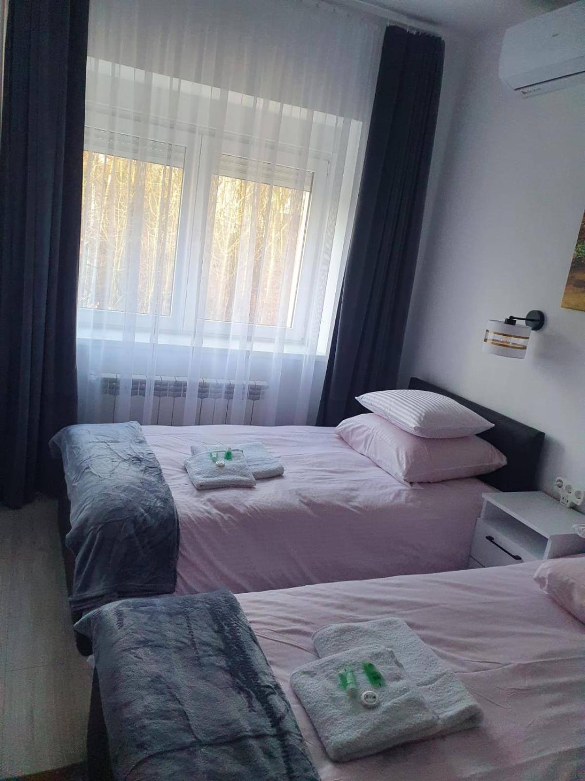 Comfort Stay, Ev, Parking 博莱斯瓦维茨 外观 照片